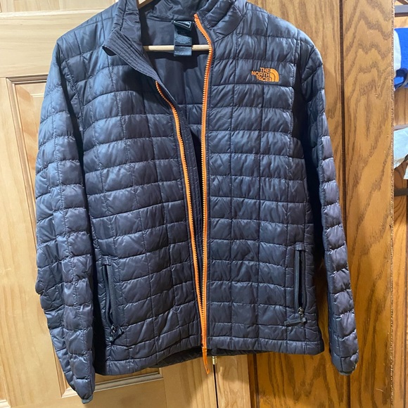 North face jacket size 14/16 for young lady - Picture 4 of 6